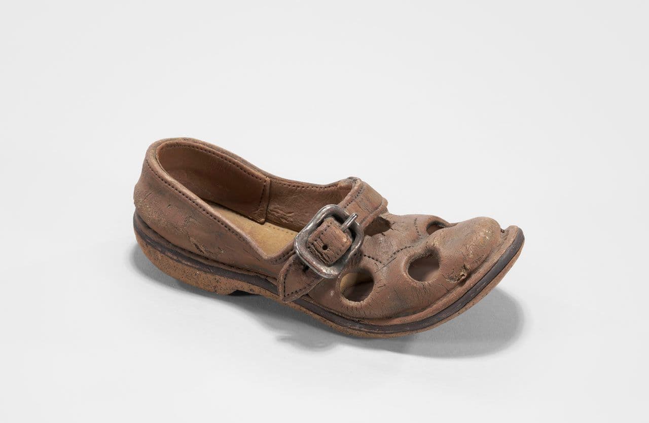 Shoe