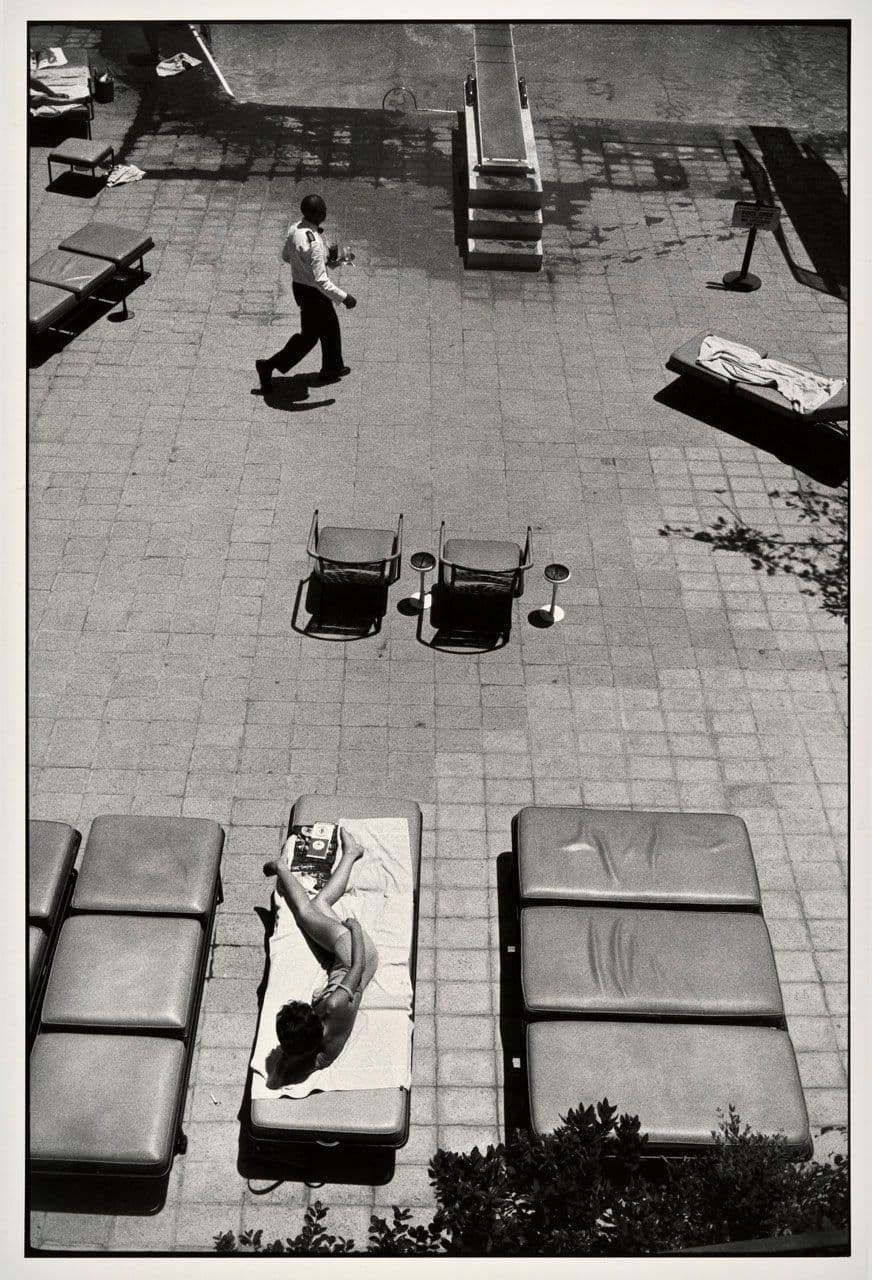 Untitled, from the New California Views portfolio
Garry Winogrand
20th Century
2015.90.20 Untitled, from the New California Views portfolio