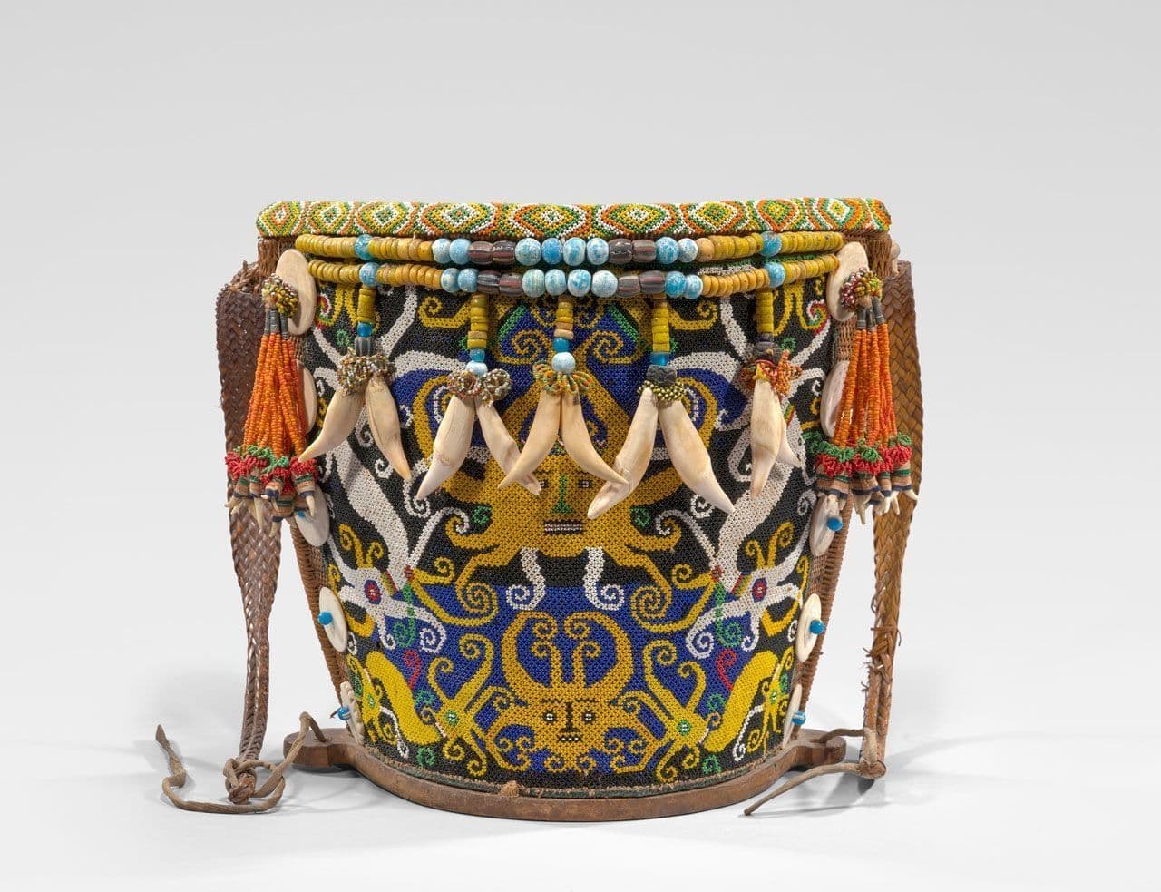 Baby Carrier
Dayak people, Borneo, Indonesia (20th century)
20th Century
2024.14.1 Baby Carrier
Dayak people, Borneo, Indonesia (20th century)
20th Century
2024.14.1