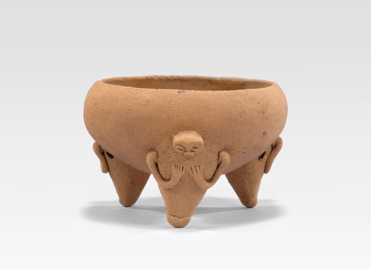 Biscuitware Tripod Bowl with Figures
Chiriquí, Panama (13th–15th centuries)
13th Century,14th Century,15th Century
2019.102.18 Biscuitware Tripod Bowl with Figures
Chiriquí, Panama (13th–15th centuries)
13th Century,14th Century,15th Century
2019.102.18