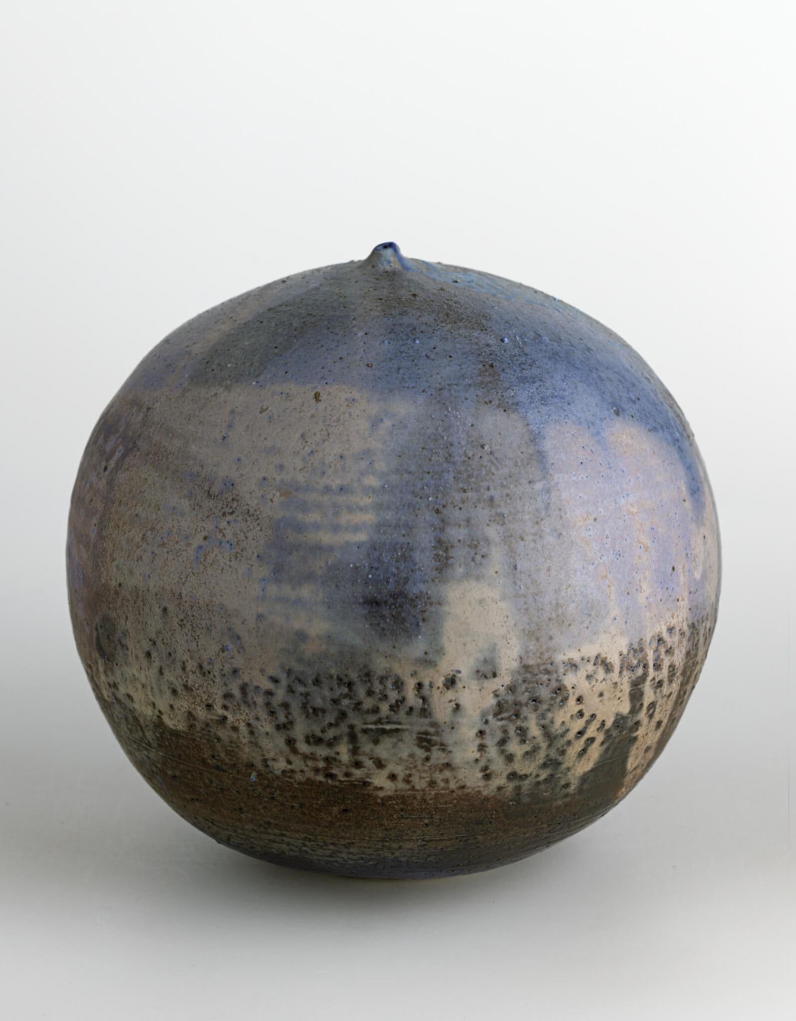 Untitled
Toshiko Takaezu
21st Century
2007.10.17 Untitled