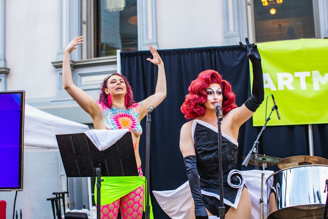 ArtMix: Surreaslist Ball Slideshow Image ArtMix: Surreaslist Ball Slideshow Image