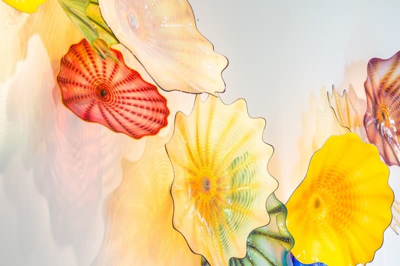 Dale Chihuly, Persian Wall, 2006. Glass, dimensions variable.