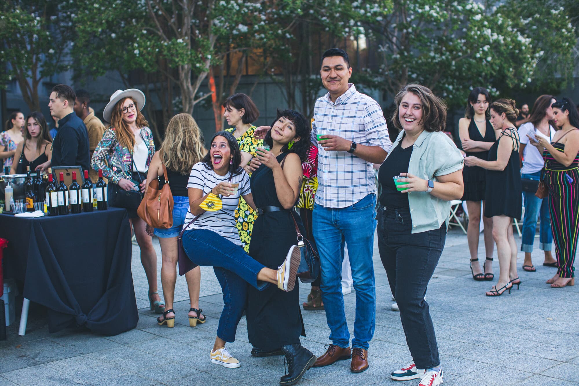 ArtMix: Strike - A - Pose ArtMix: Strike - A - Pose