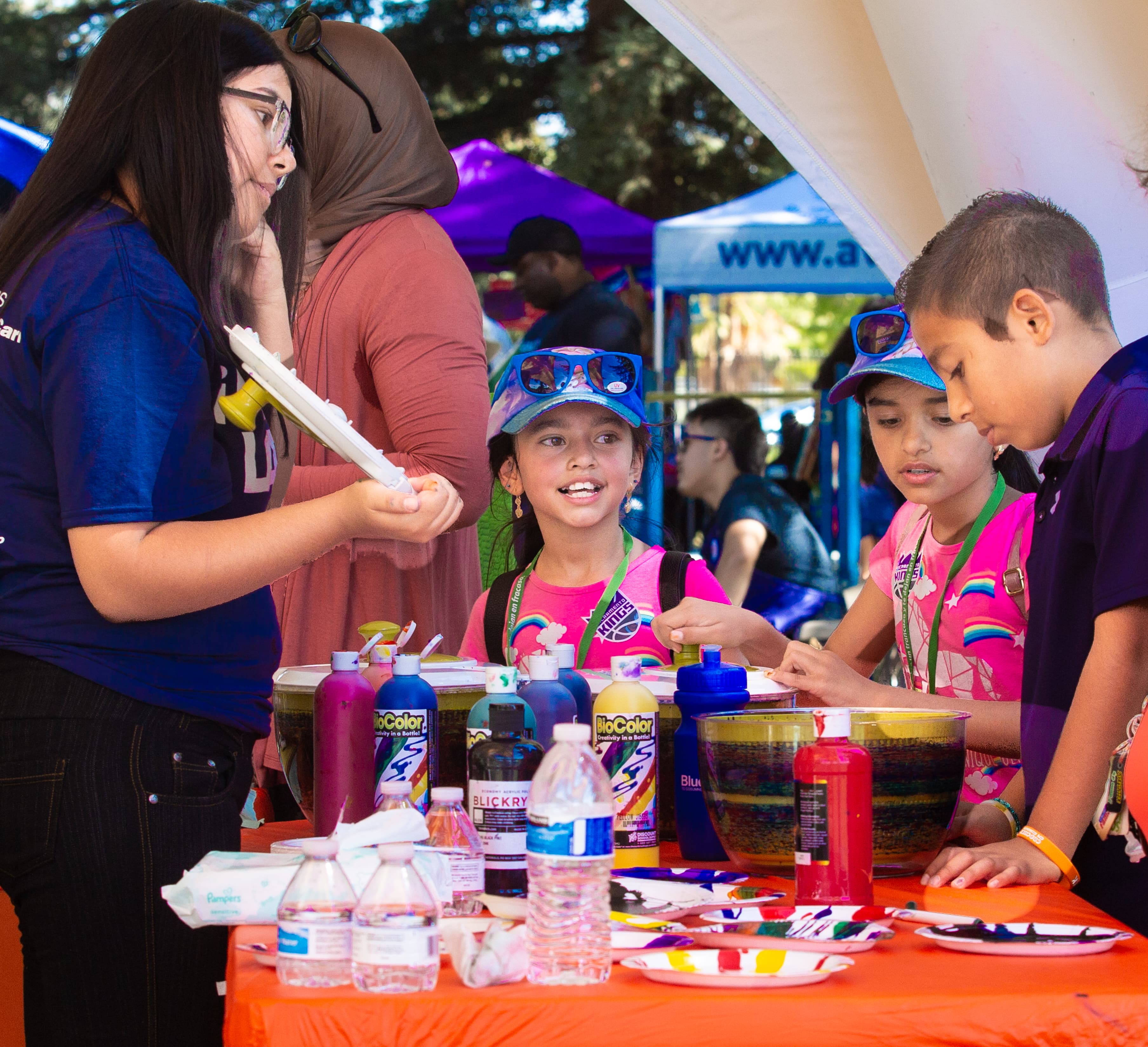 Programs > Festival > Artmaking Outside Programs > Festival > Artmaking Outside